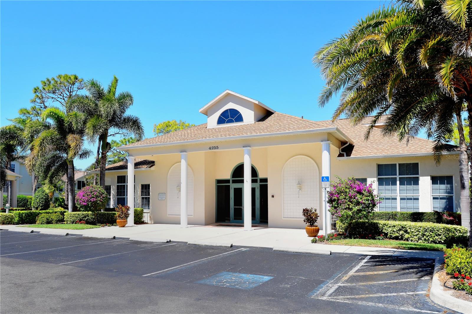 Image 22 of 32 For 4250 Players Place 2612