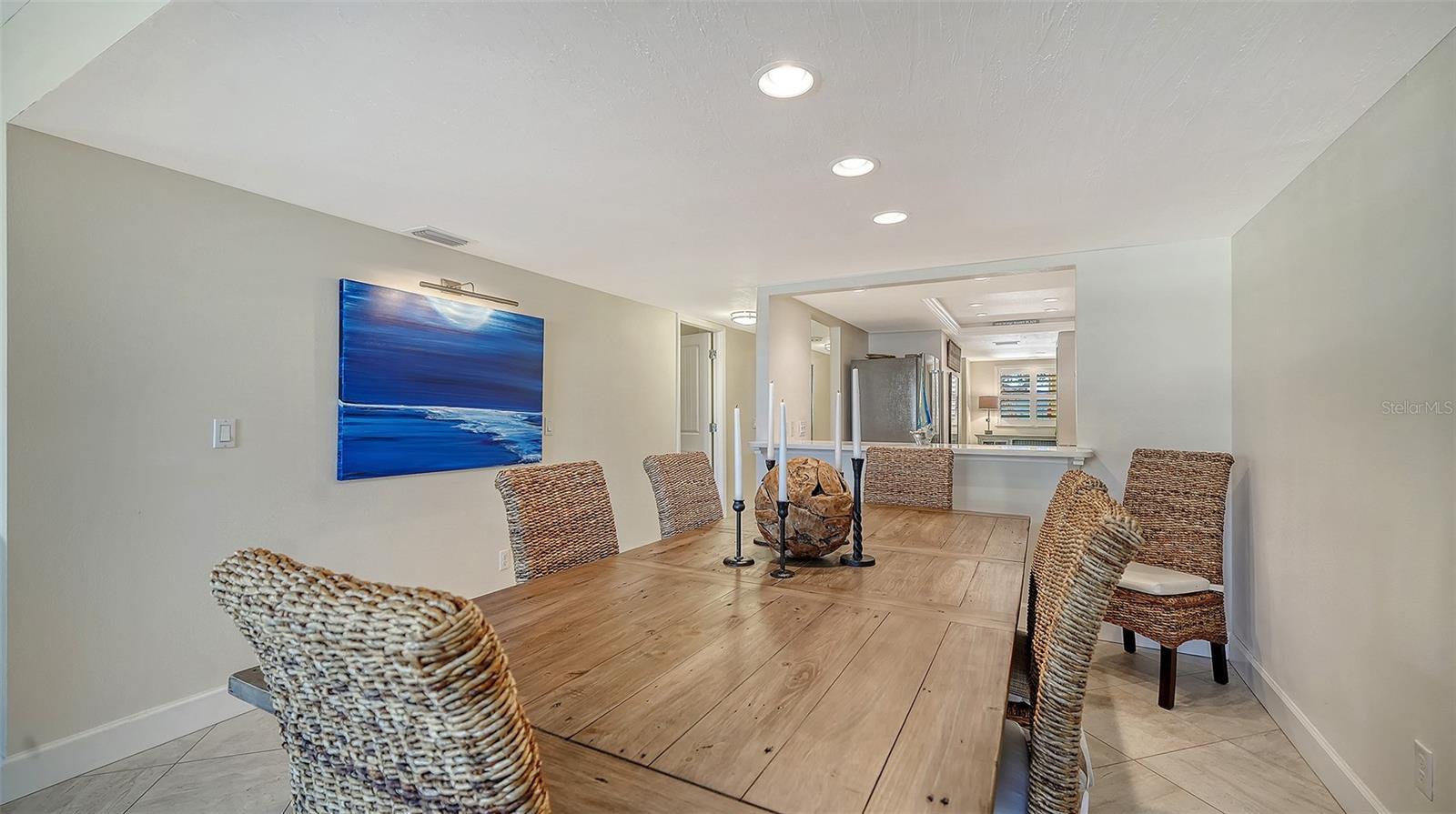 Image 10 of 69 For 8773 Midnight Pass Road 204g