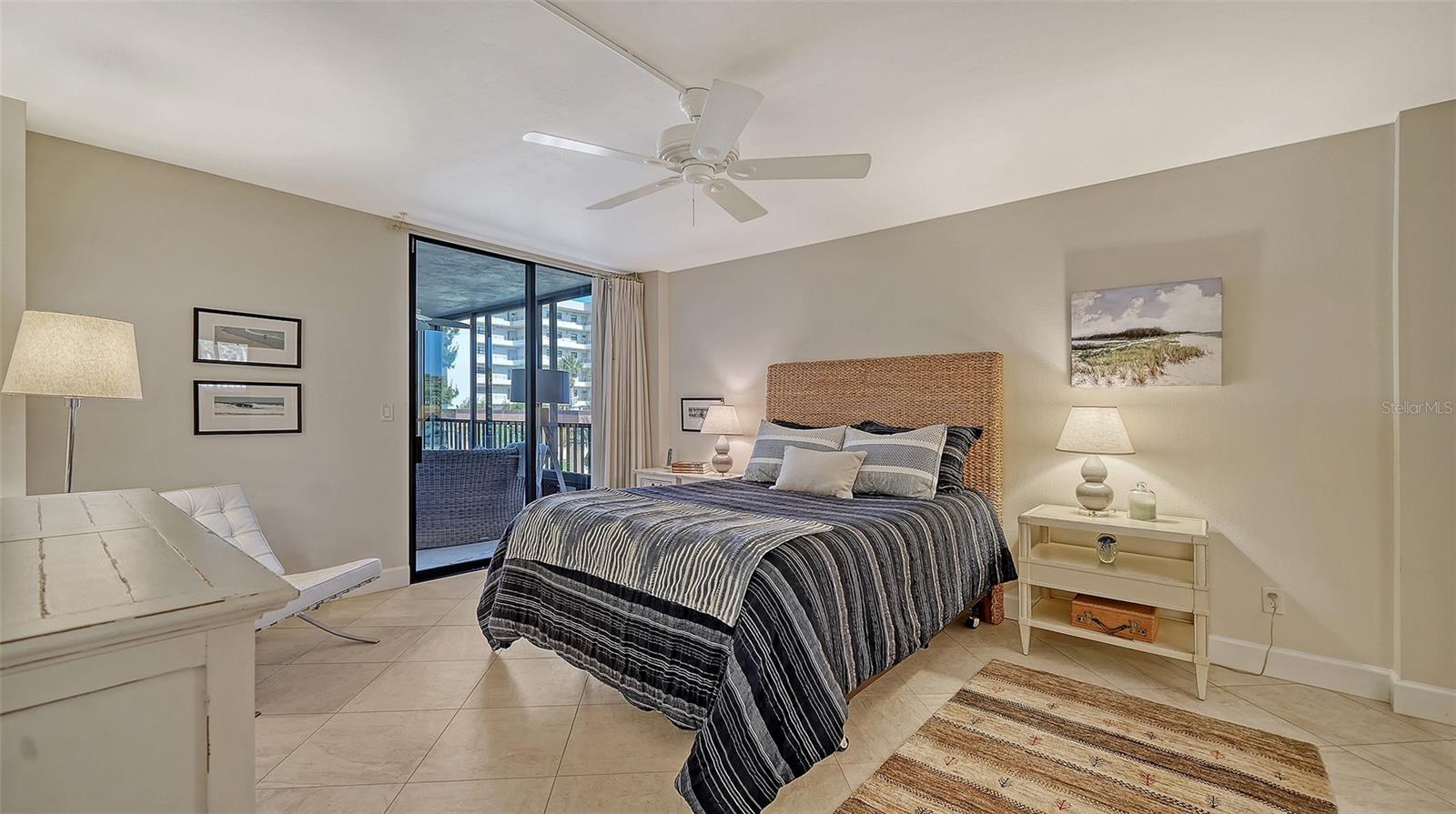 Image 18 of 69 For 8773 Midnight Pass Road 204g