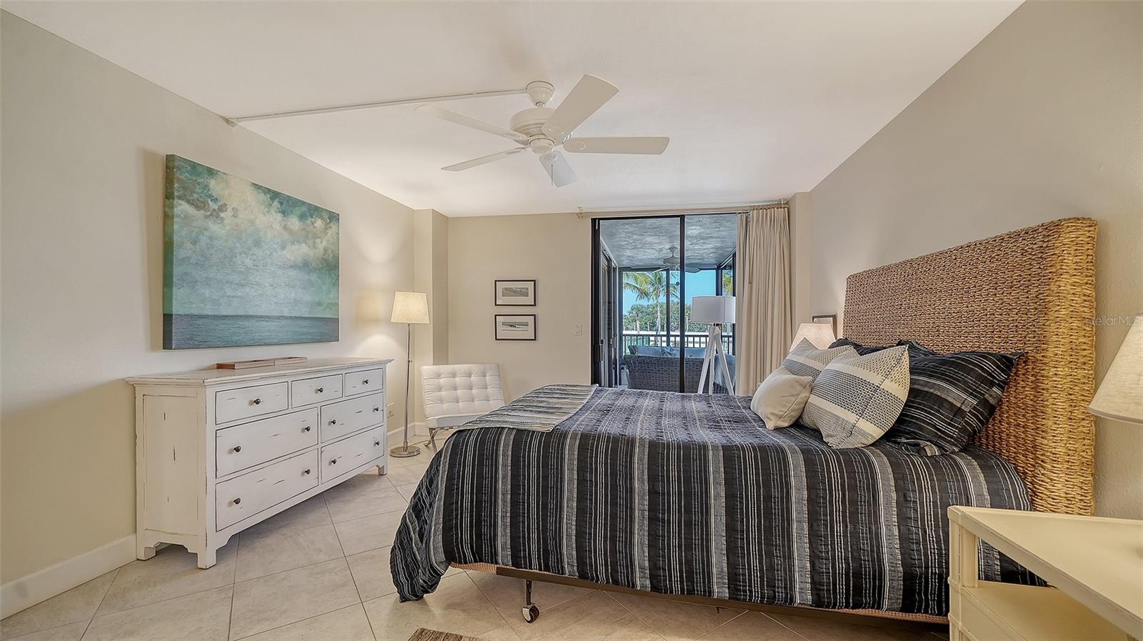 Image 19 of 69 For 8773 Midnight Pass Road 204g