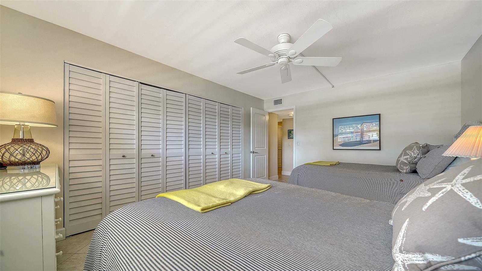 Image 24 of 69 For 8773 Midnight Pass Road 204g