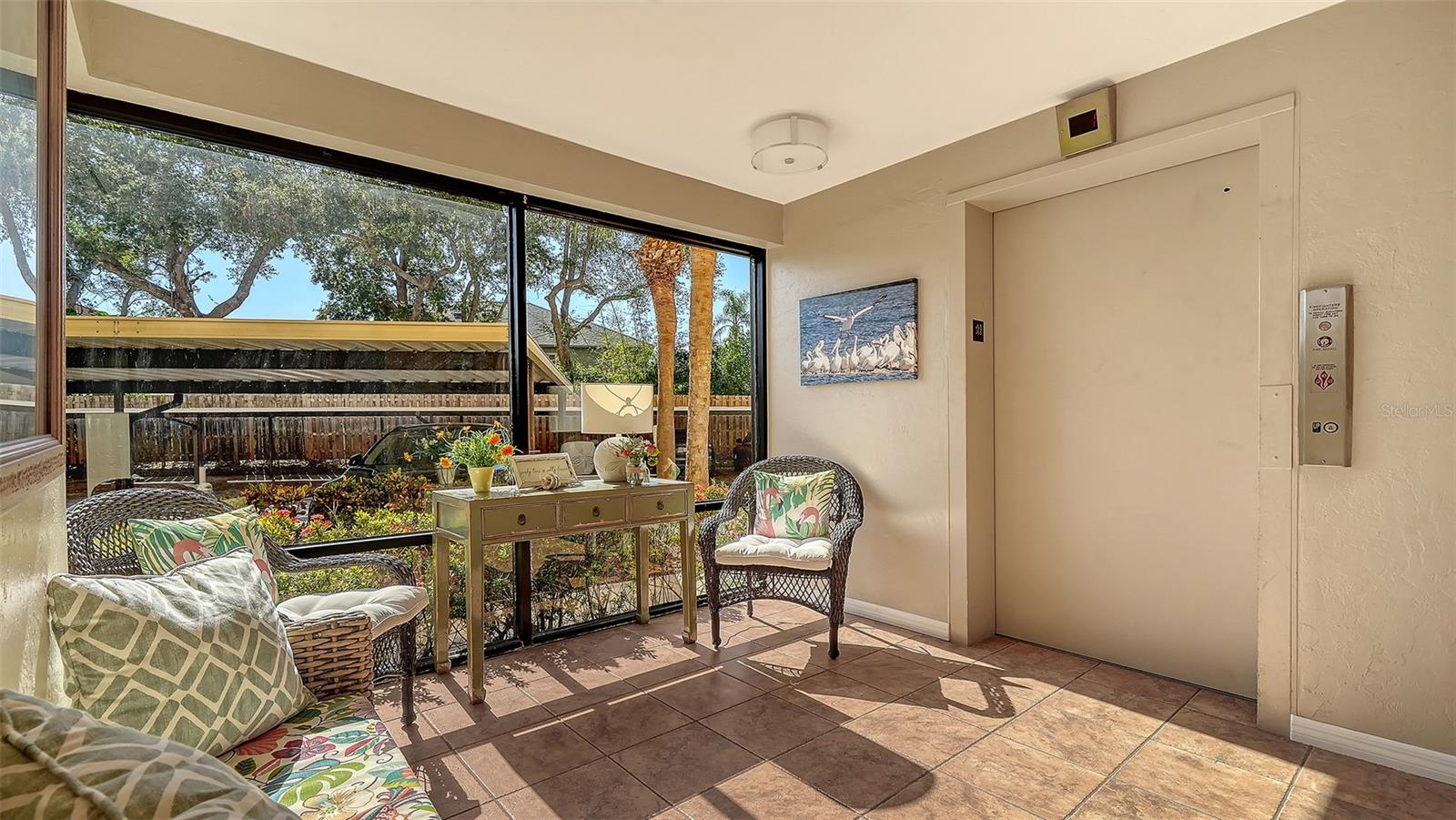 Image 27 of 69 For 8773 Midnight Pass Road 204g