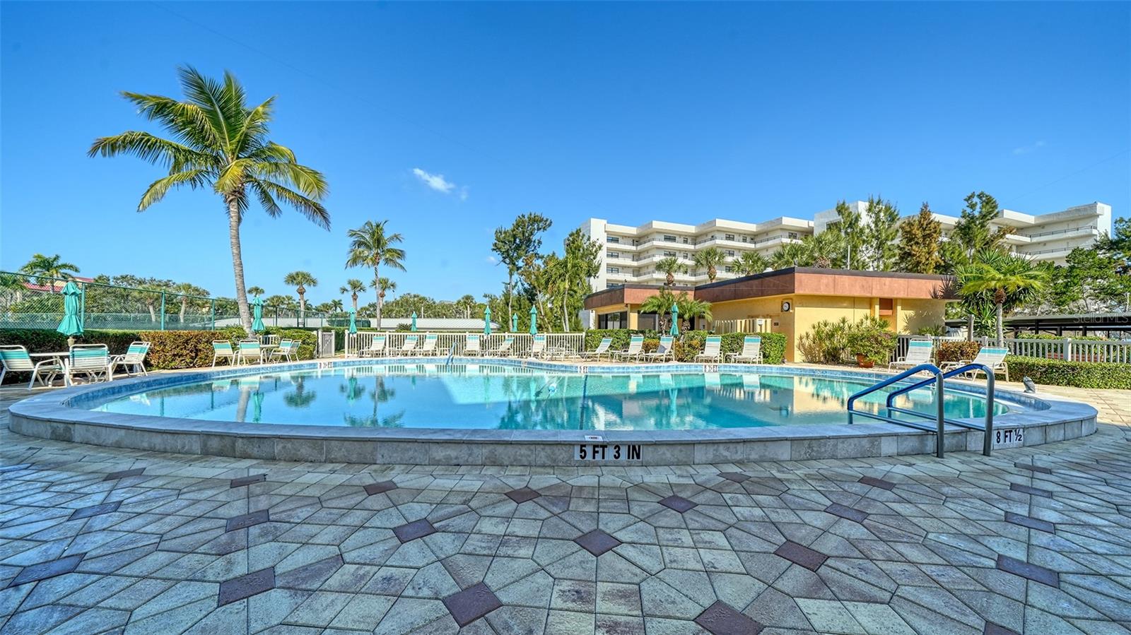 Image 38 of 69 For 8773 Midnight Pass Road 204g