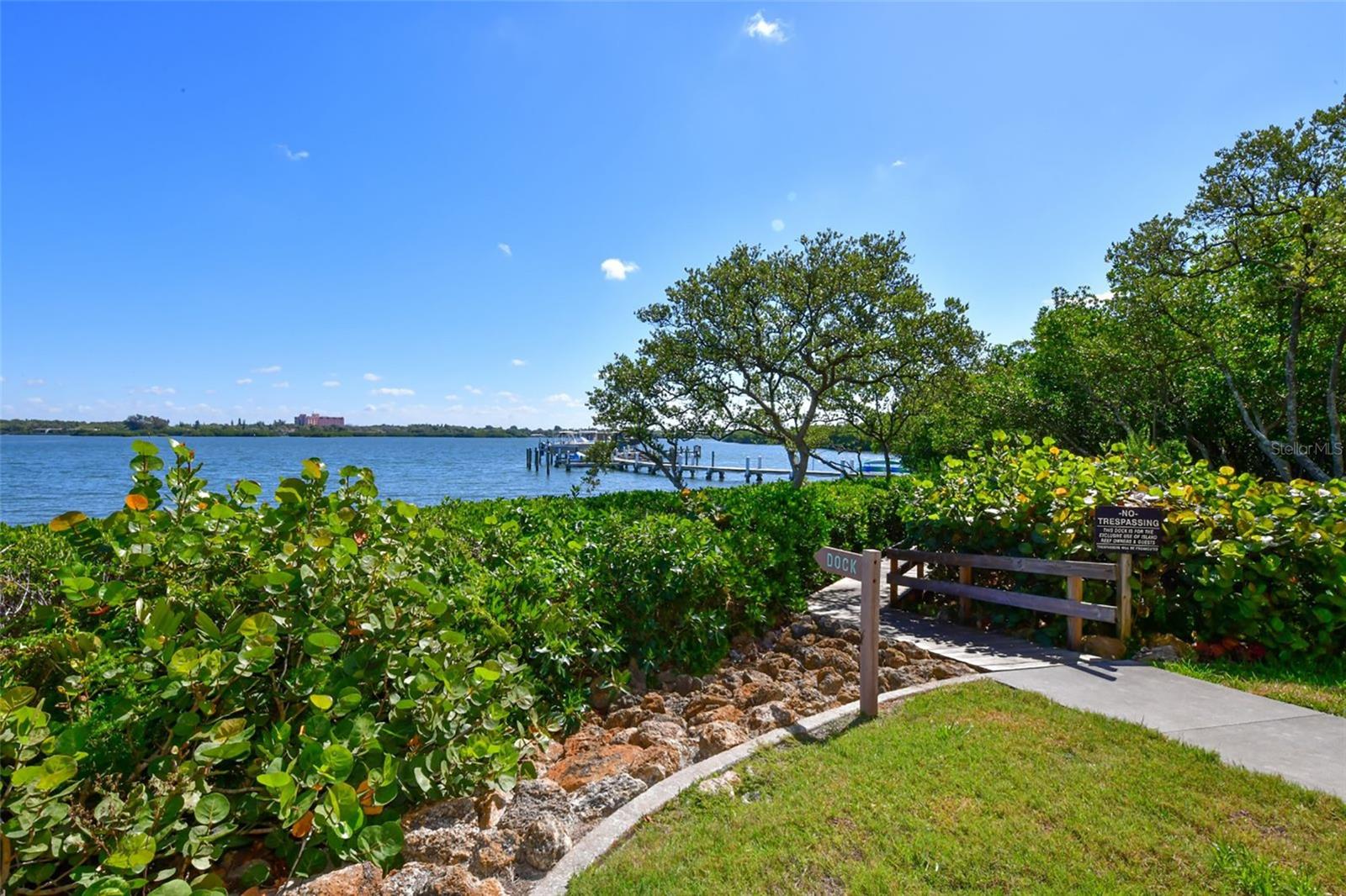 Image 46 of 69 For 8773 Midnight Pass Road 204g