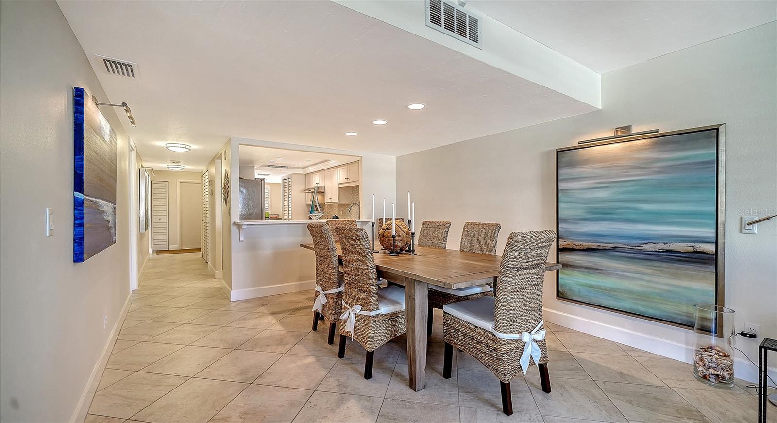 Image 9 of 69 For 8773 Midnight Pass Road 204g