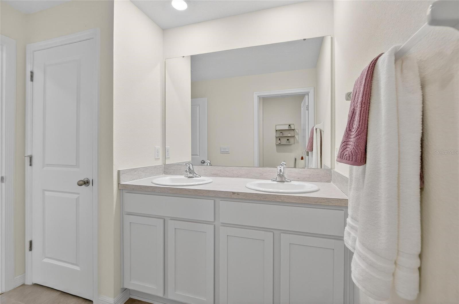 Image 33 of 41 For 7751 Rosewood Garden Loop