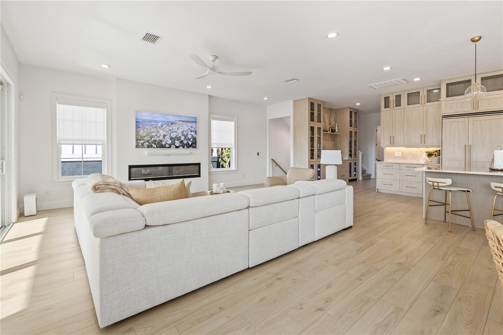 Image 15 of 67 For 8008 Midnight Pass Road