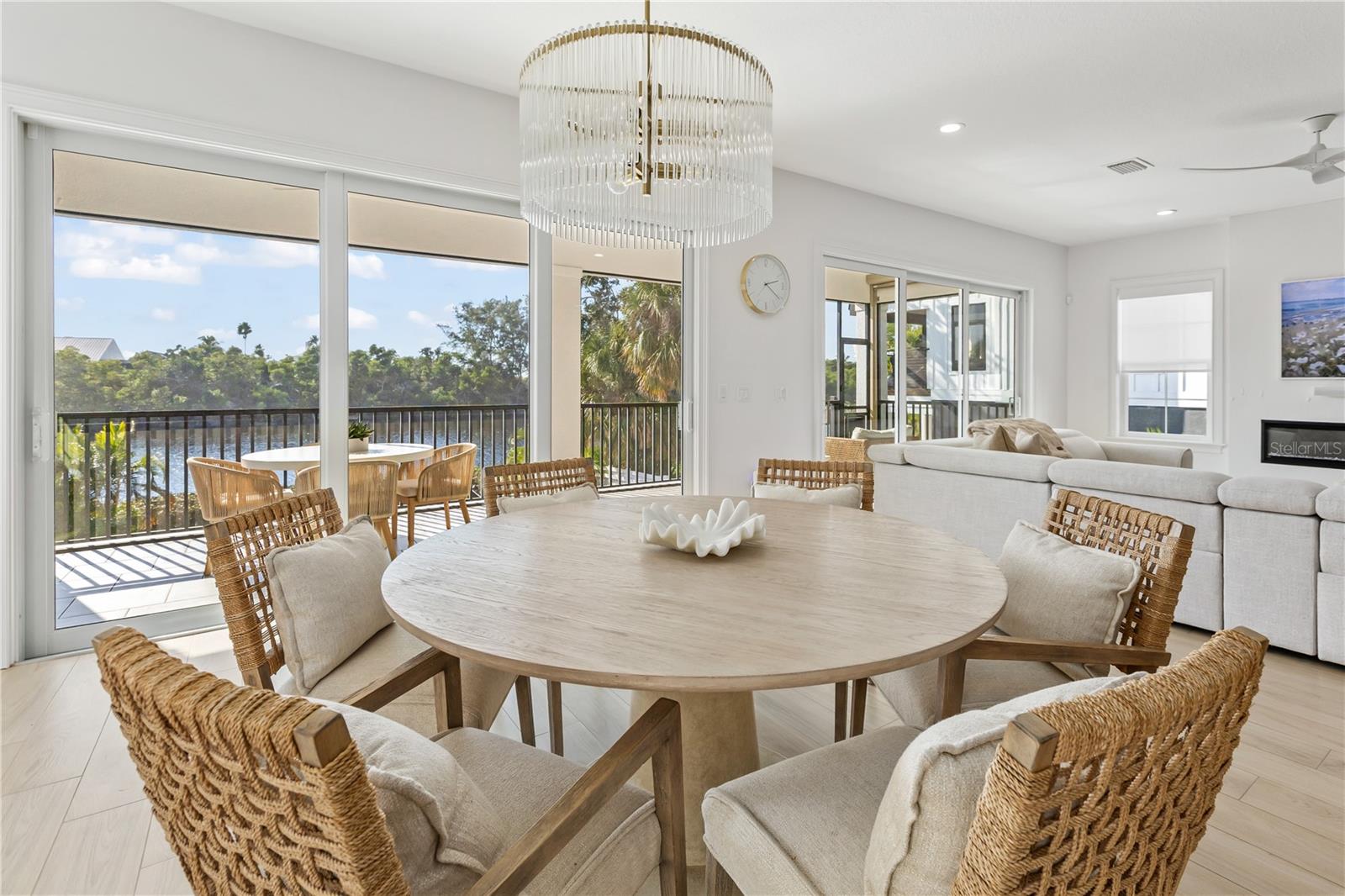 Image 16 of 67 For 8008 Midnight Pass Road