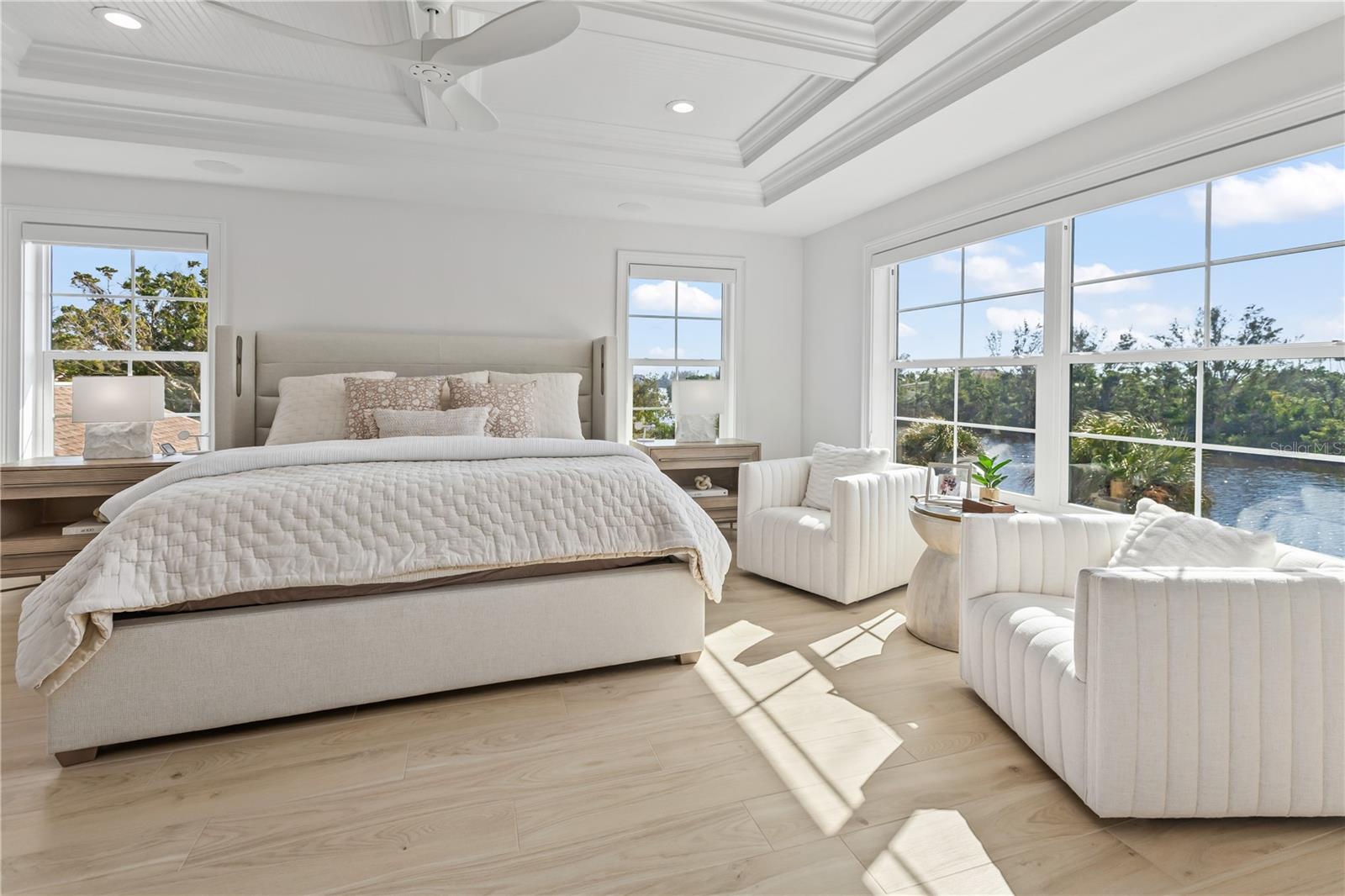 Image 21 of 67 For 8008 Midnight Pass Road