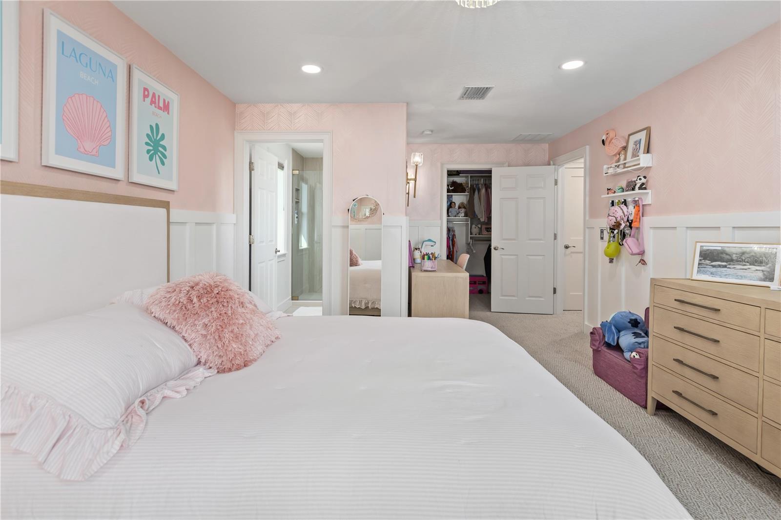 Image 27 of 67 For 8008 Midnight Pass Road