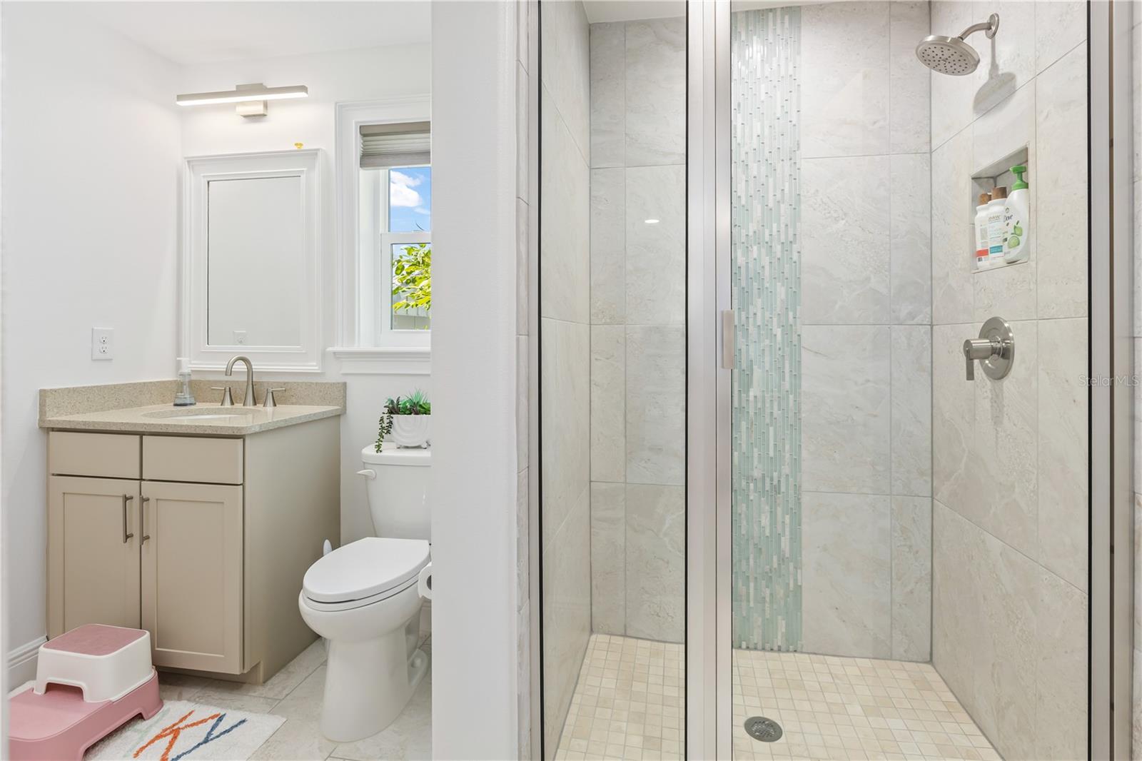 Image 31 of 67 For 8008 Midnight Pass Road