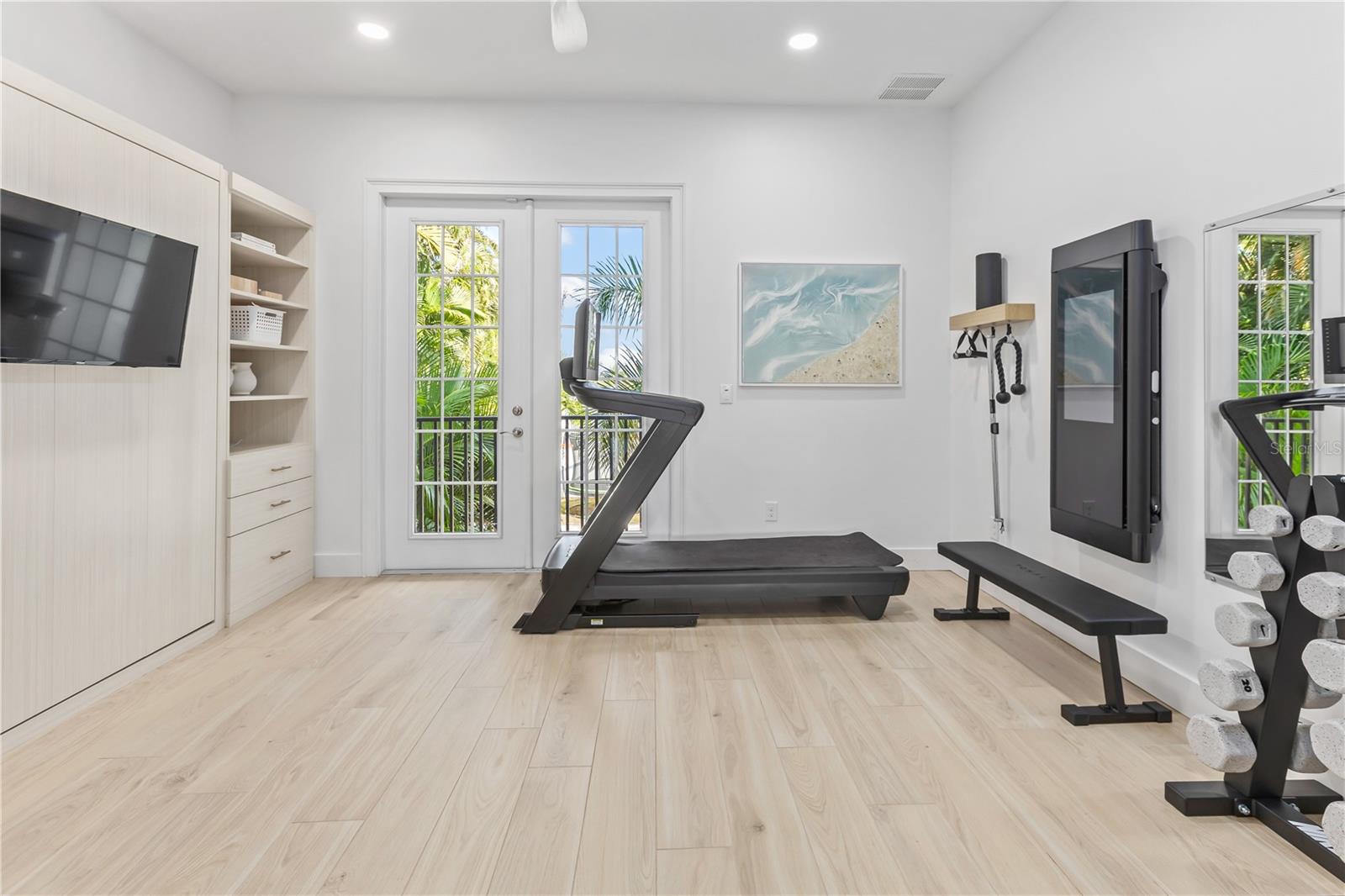 Image 36 of 67 For 8008 Midnight Pass Road