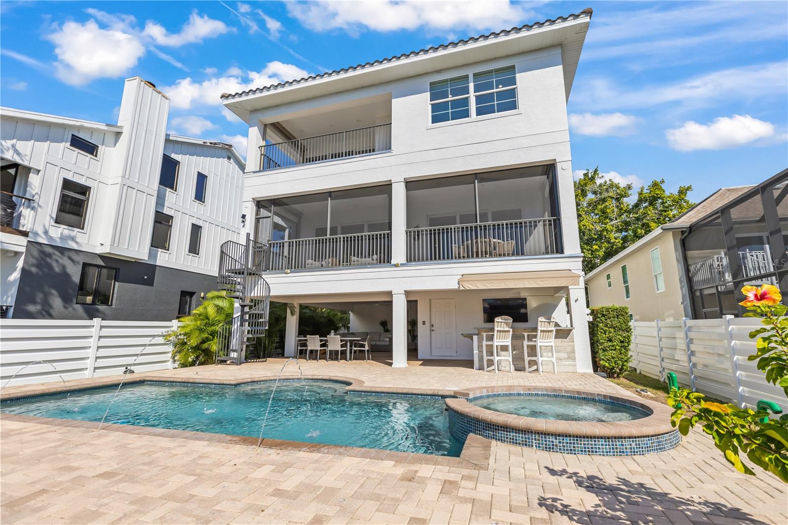 Image 4 of 67 For 8008 Midnight Pass Road