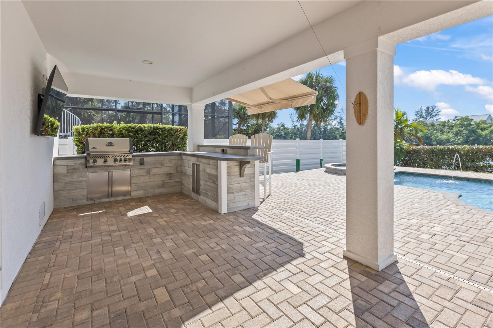 Image 46 of 67 For 8008 Midnight Pass Road