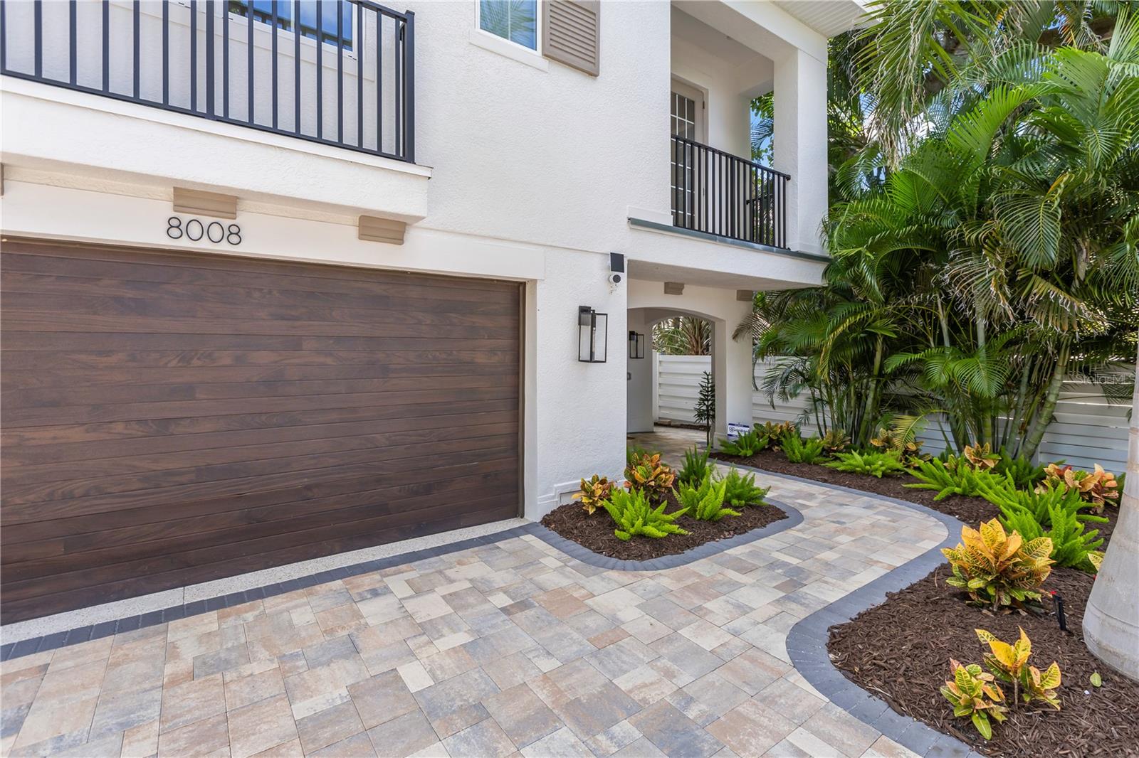 Image 50 of 67 For 8008 Midnight Pass Road