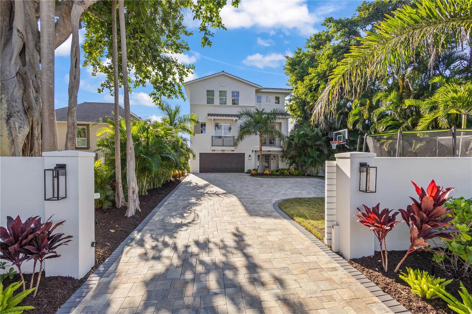 Image 51 of 67 For 8008 Midnight Pass Road