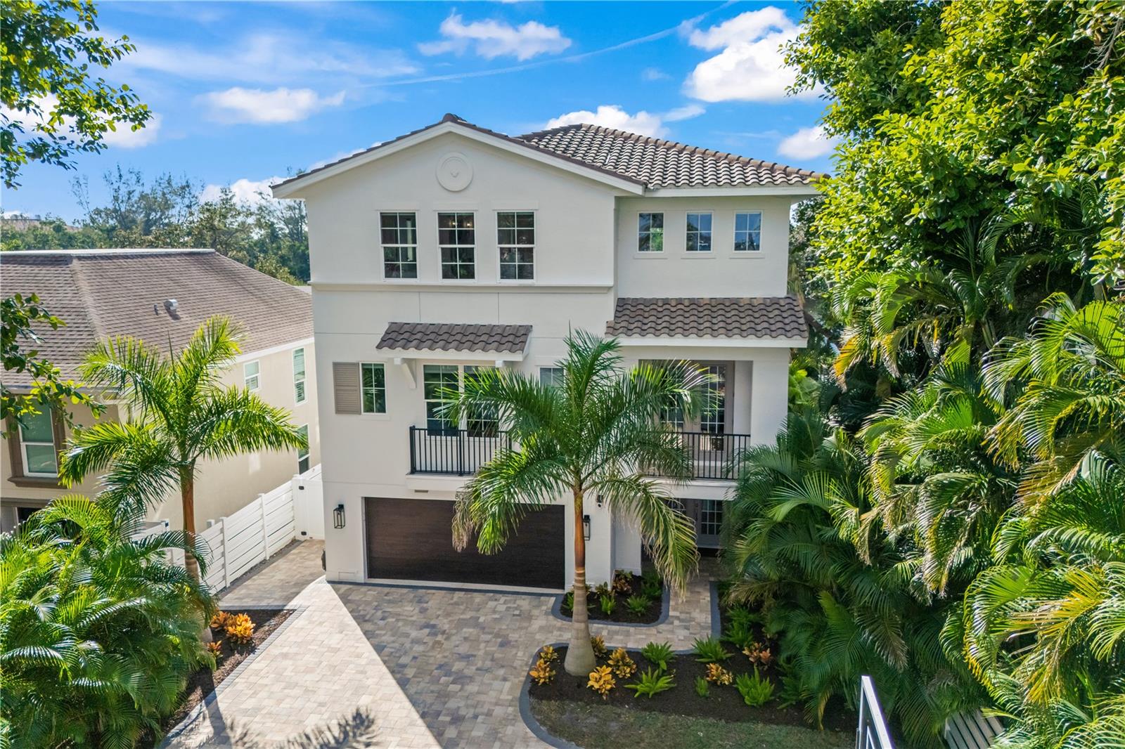 Image 53 of 67 For 8008 Midnight Pass Road