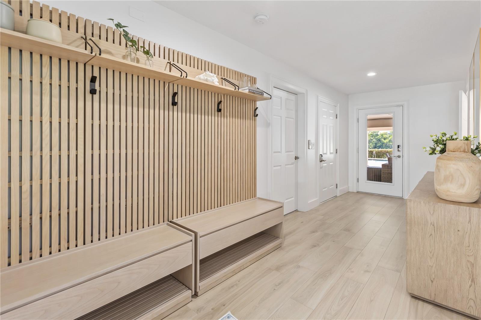 Image 6 of 67 For 8008 Midnight Pass Road