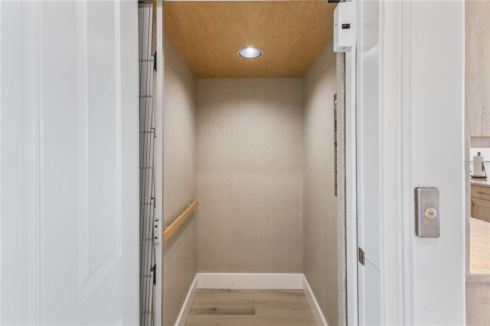 Image 8 of 67 For 8008 Midnight Pass Road