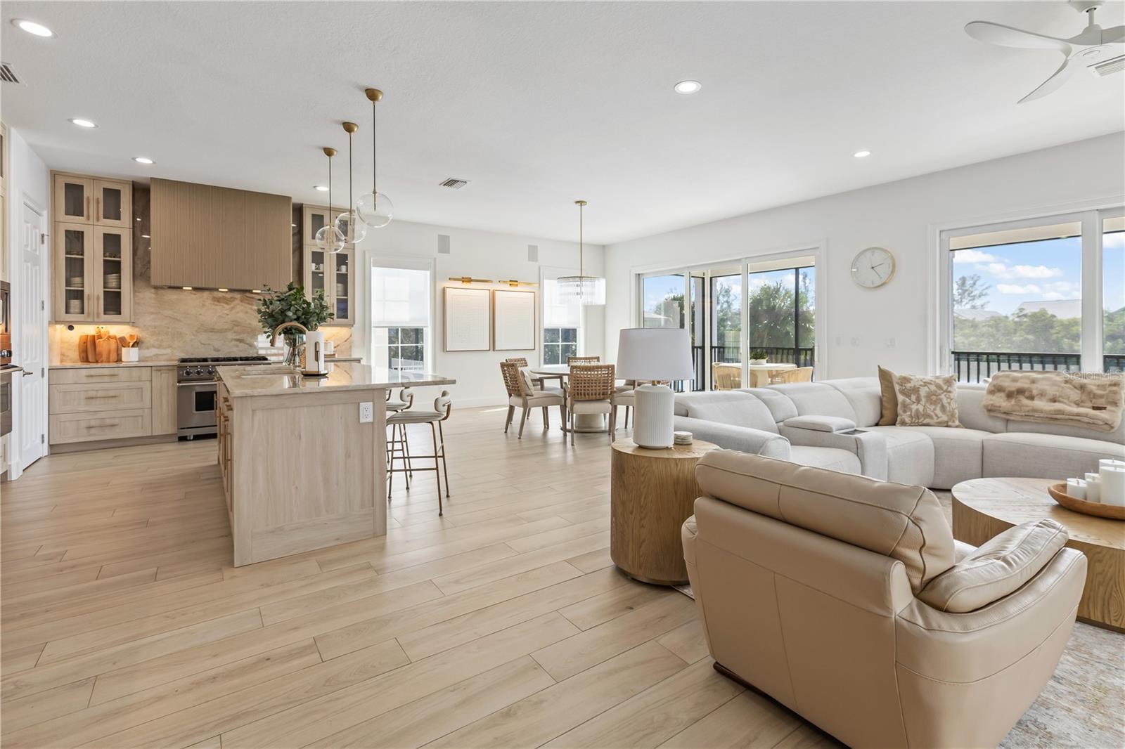 Image 9 of 67 For 8008 Midnight Pass Road