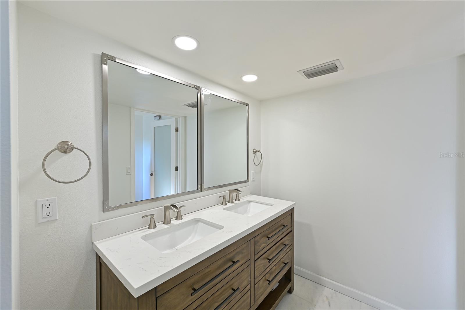 Image 21 of 29 For 1712 63rd Avenue W