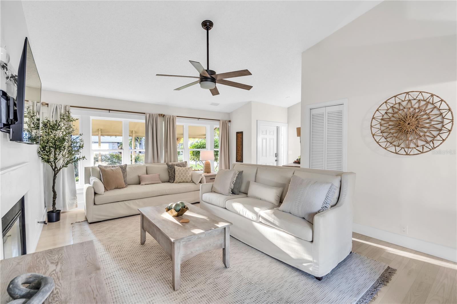 Image 24 of 53 For 1046 Greystone Lane