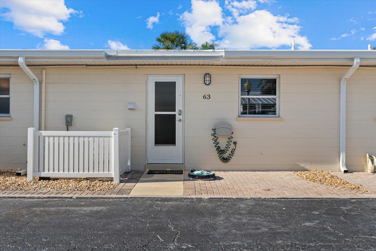 Image 17 of 27 For 5830 Midnight Pass Road 63