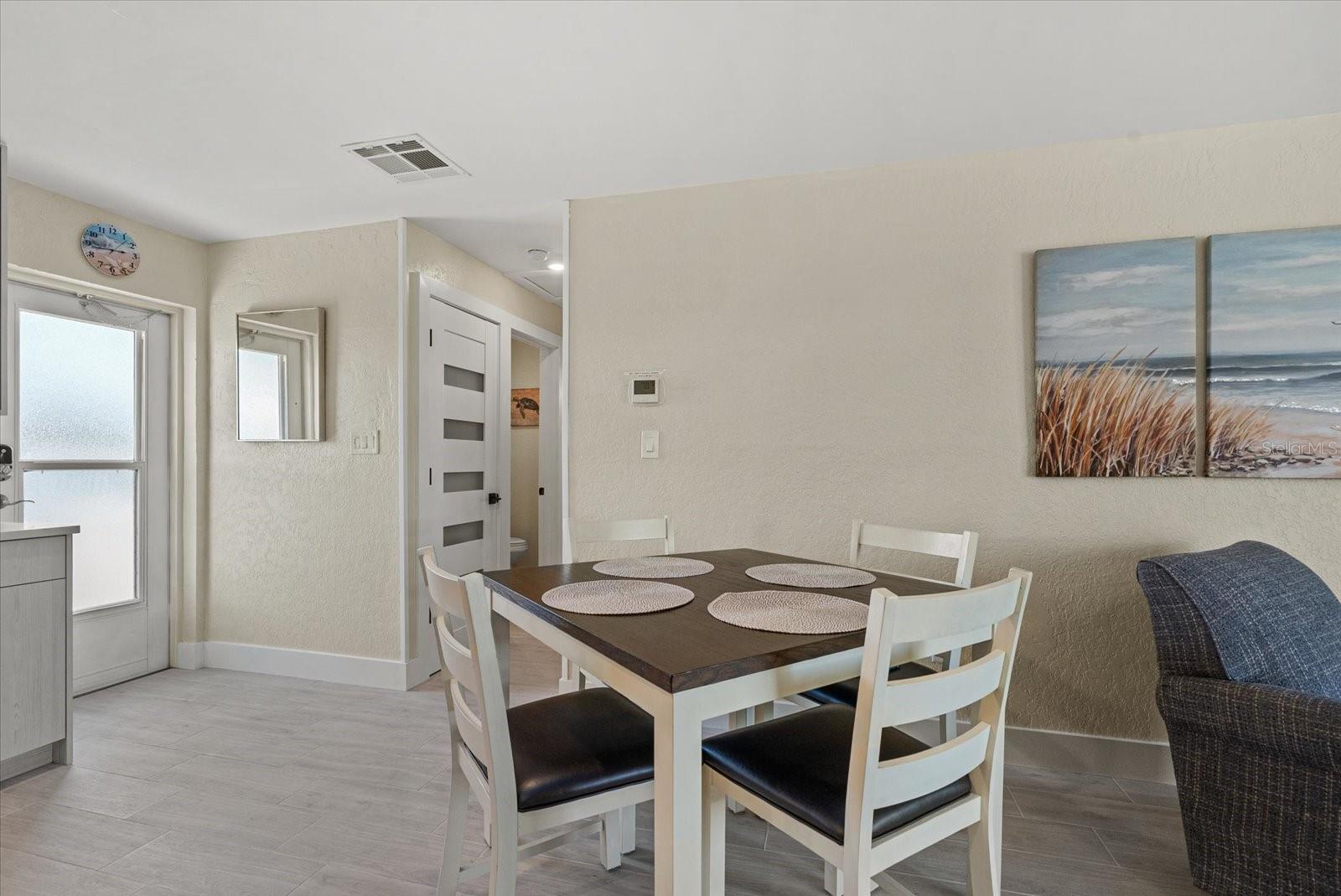 Image 6 of 27 For 5830 Midnight Pass Road 63