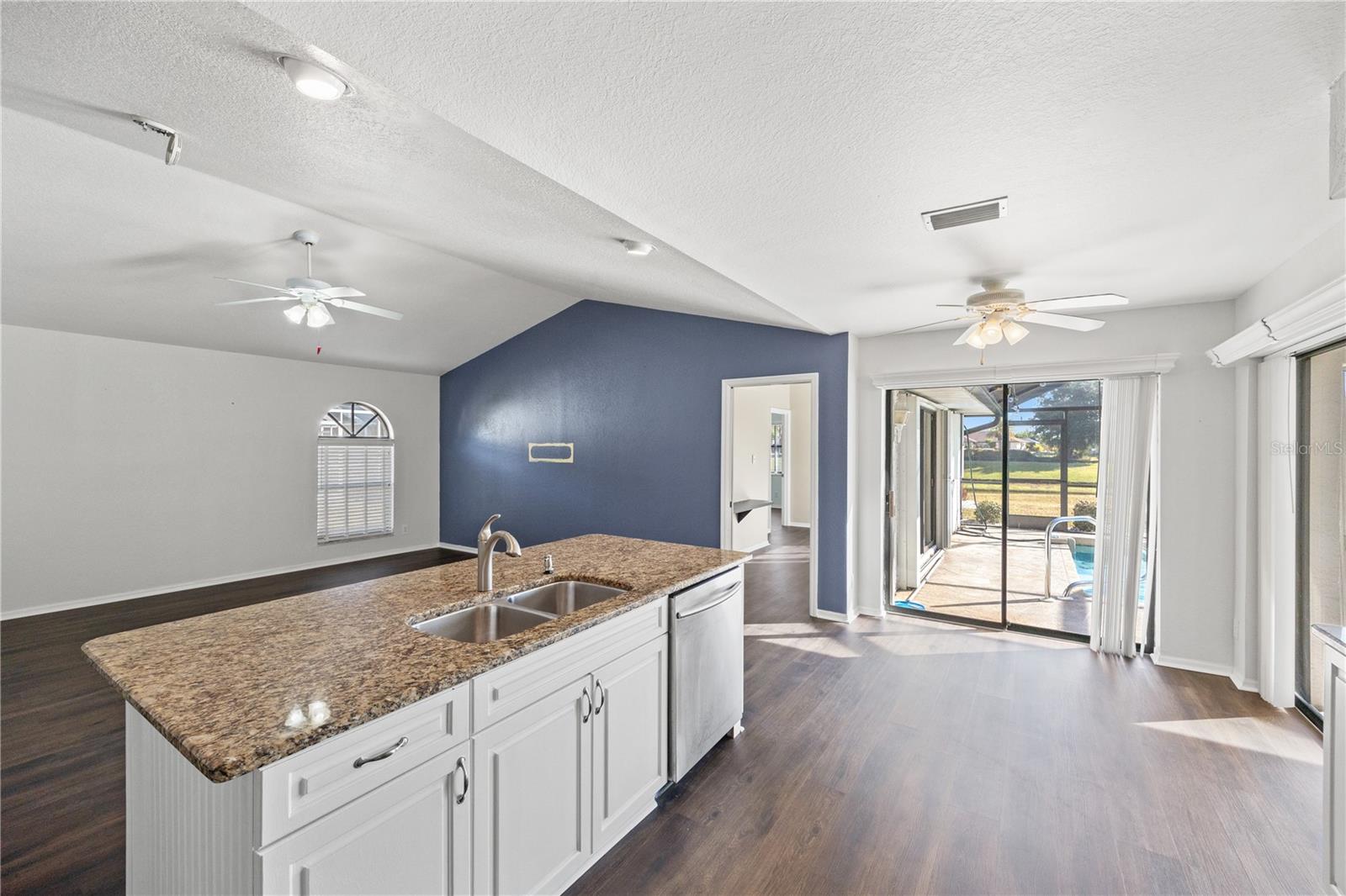 Image 13 of 45 For 2108 Nuremberg Boulevard