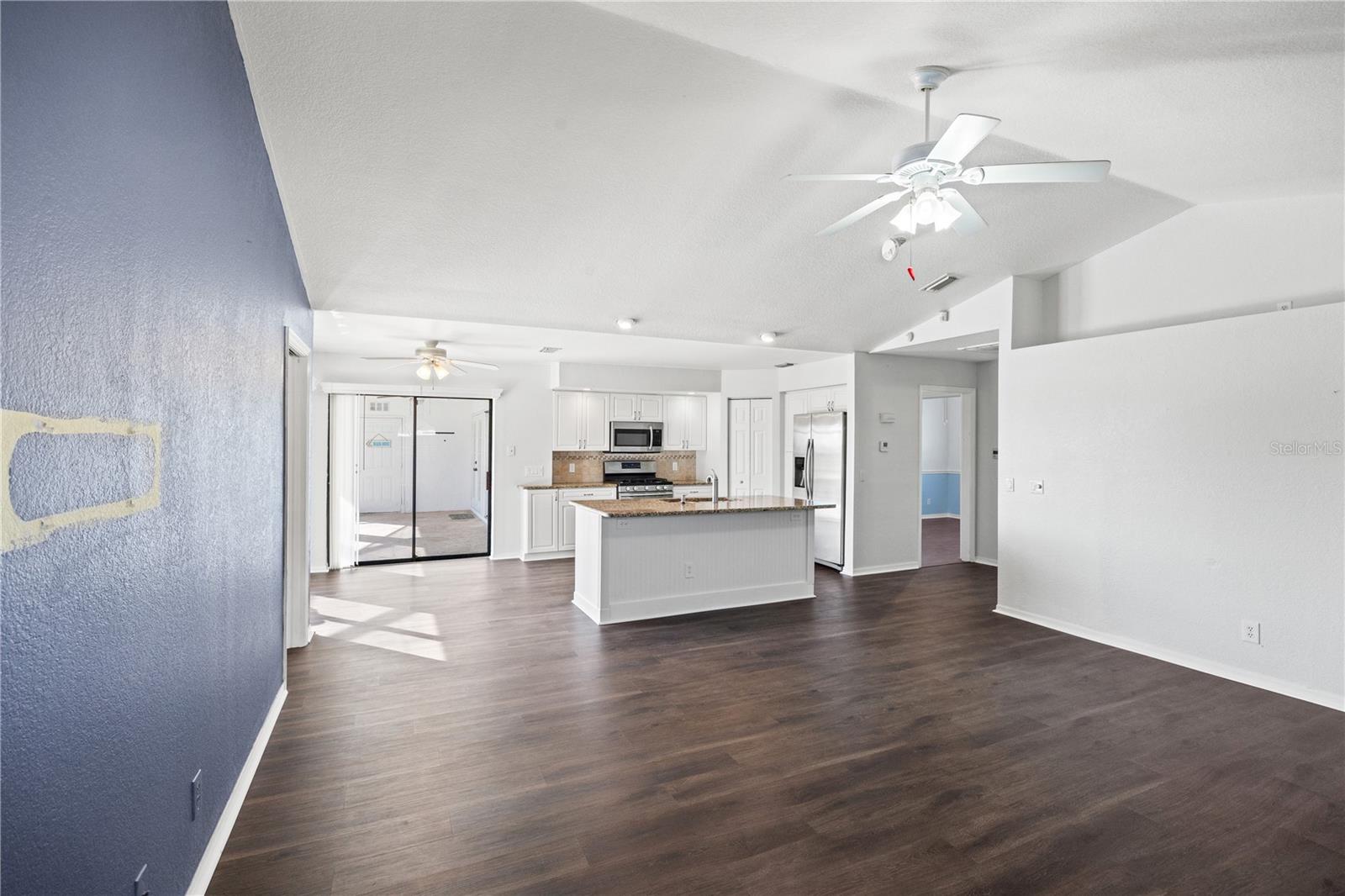 Image 15 of 45 For 2108 Nuremberg Boulevard