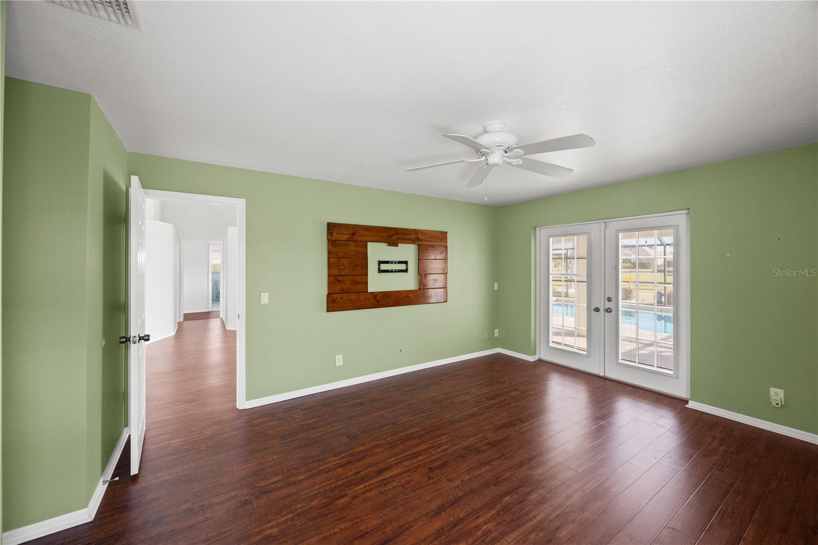 Image 29 of 45 For 2108 Nuremberg Boulevard