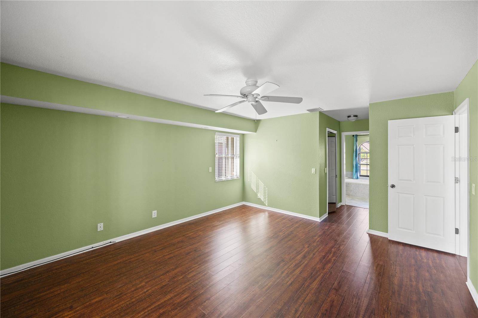 Image 30 of 45 For 2108 Nuremberg Boulevard