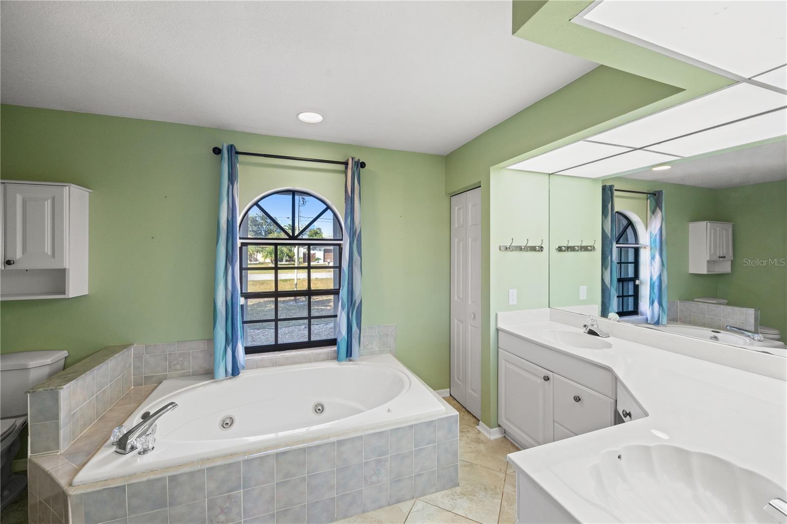 Image 34 of 45 For 2108 Nuremberg Boulevard