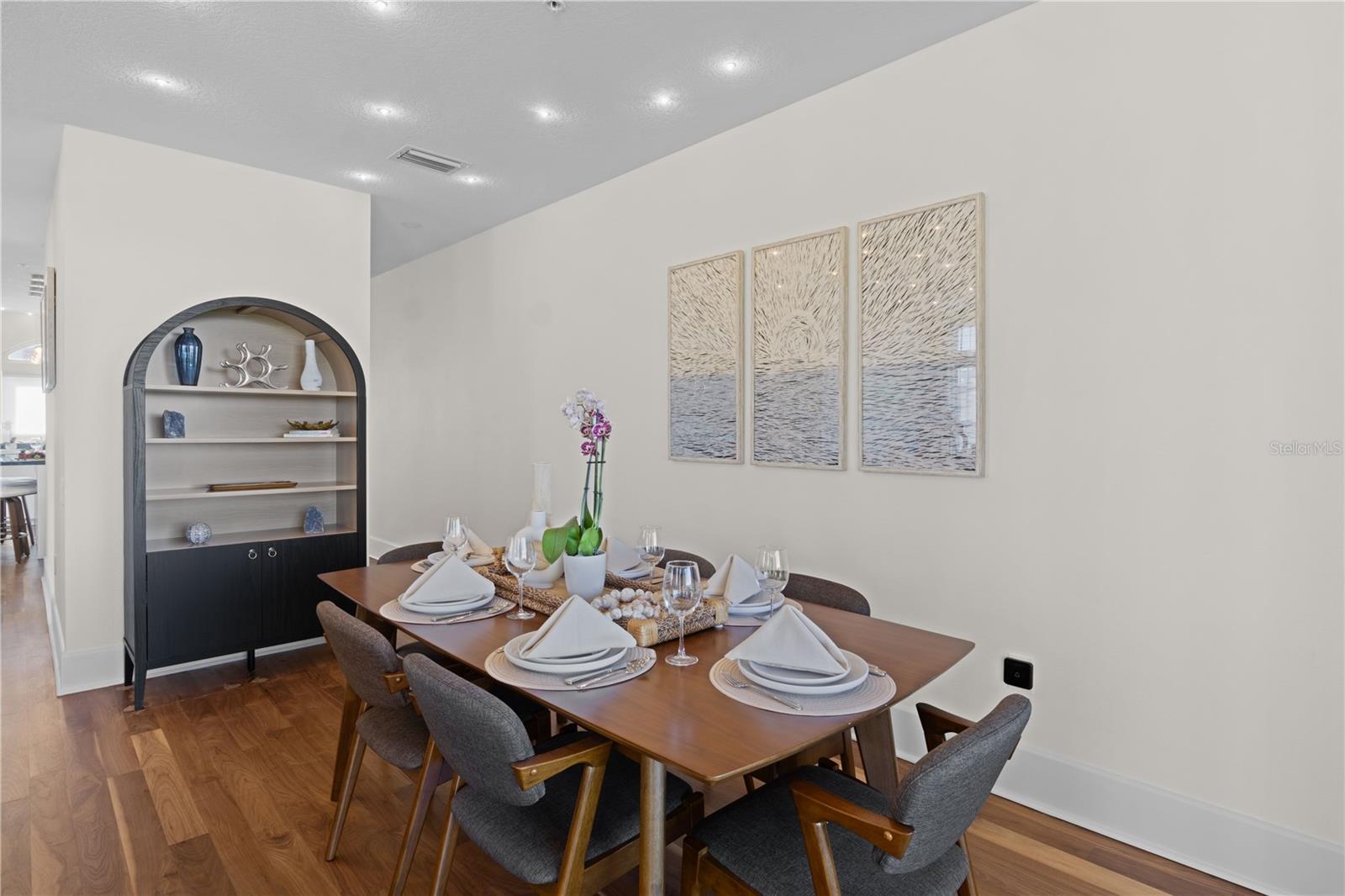 Image 17 of 73 For 301 17th Street N