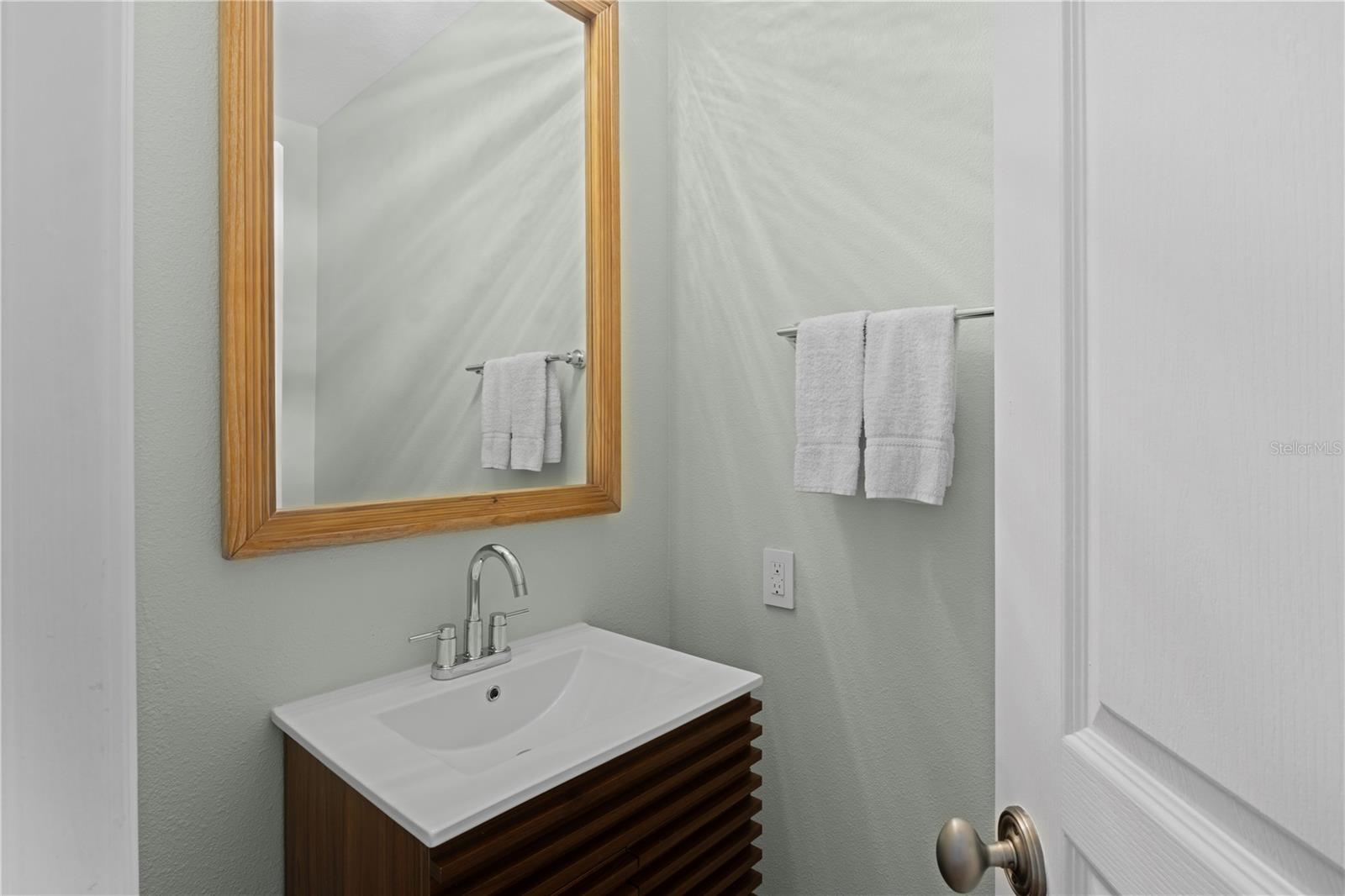 Image 22 of 73 For 301 17th Street N