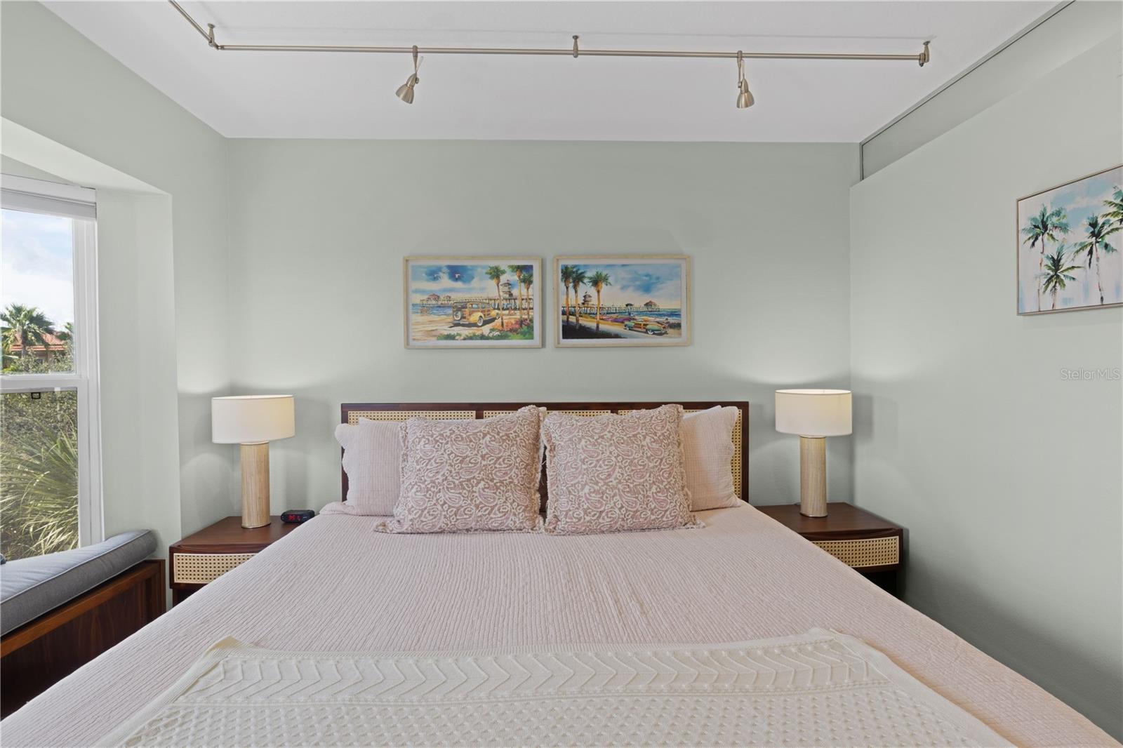 Image 33 of 73 For 301 17th Street N