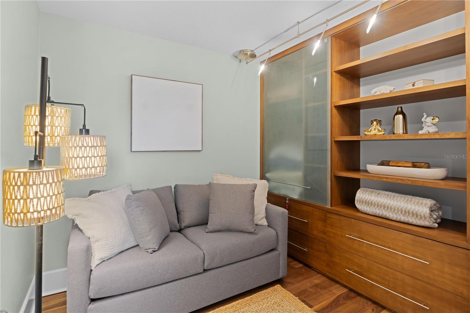 Image 36 of 73 For 301 17th Street N