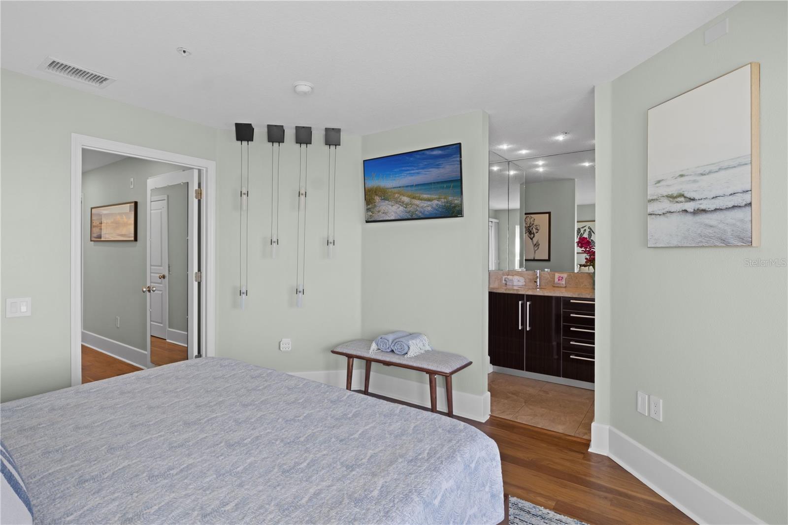 Image 40 of 73 For 301 17th Street N