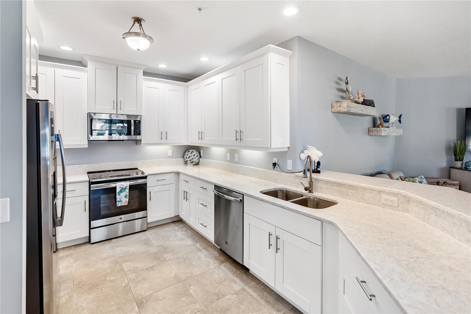 Image 6 of 68 For 7840 34th Avenue W 103