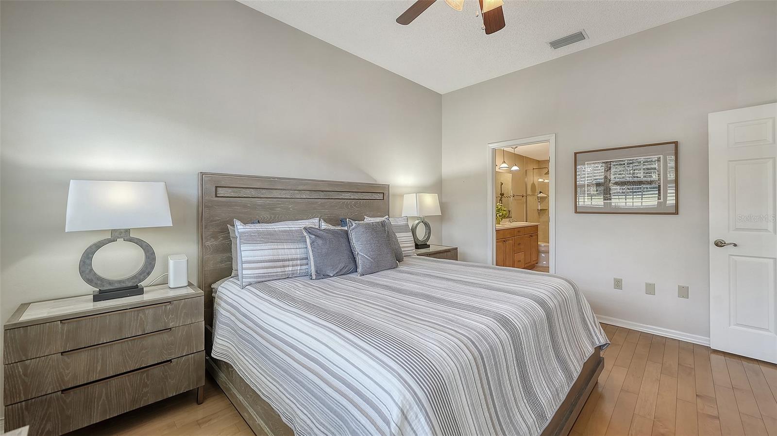 Image 24 of 50 For 5701 Long Common Circle 13