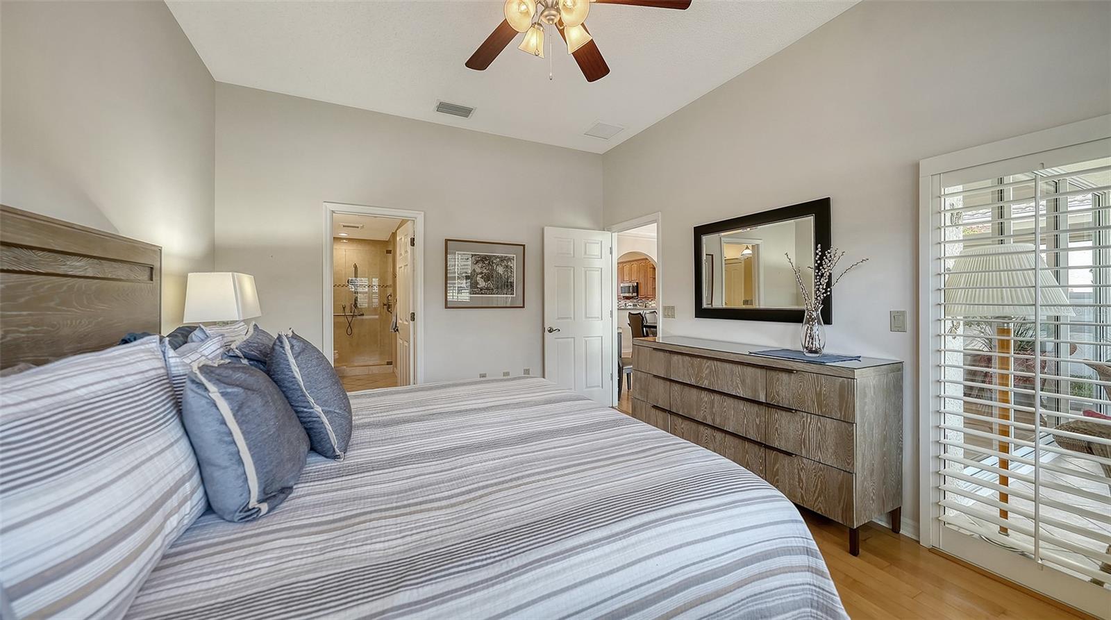 Image 25 of 50 For 5701 Long Common Circle 13