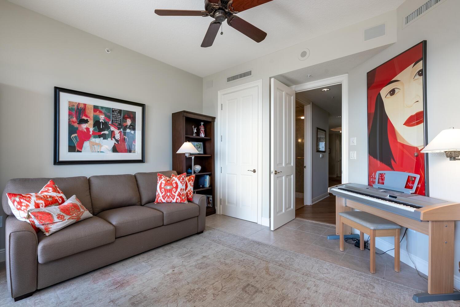 Image 25 of 68 For 35 Watergate Drive 1201