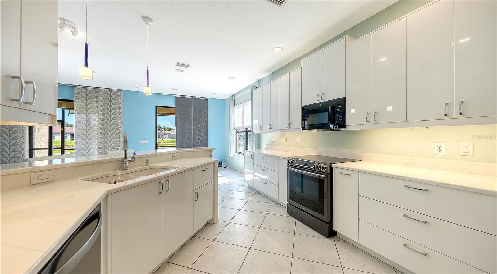 Image 21 of 74 For 4160 Mackay Falls Terrace