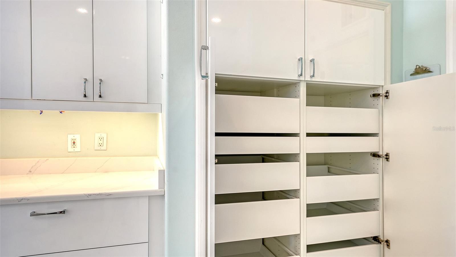 Image 24 of 74 For 4160 Mackay Falls Terrace