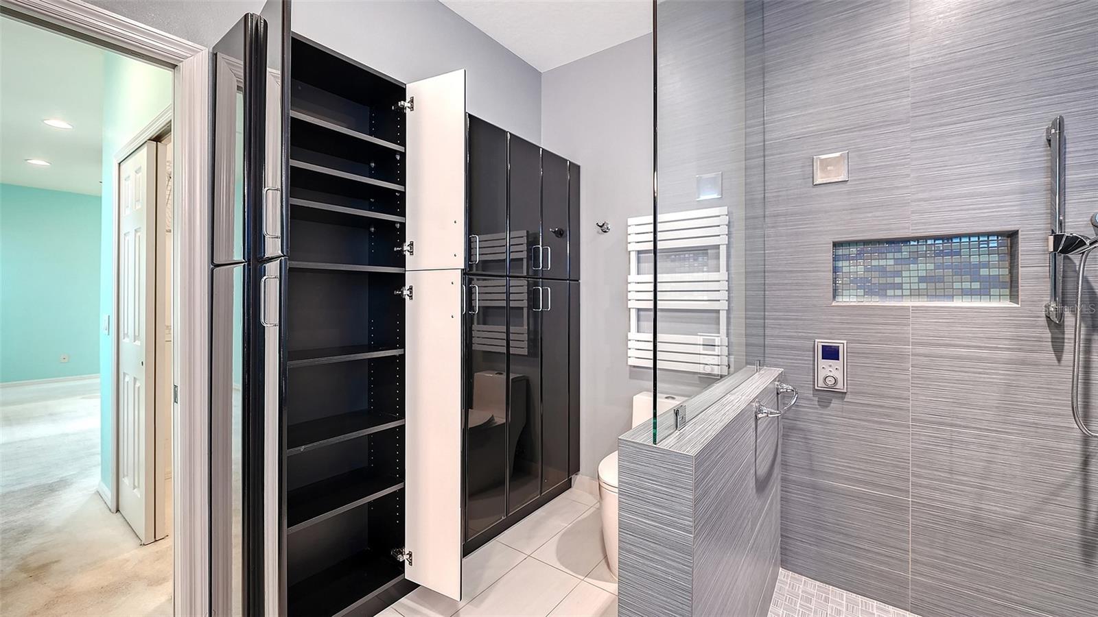 Image 32 of 74 For 4160 Mackay Falls Terrace