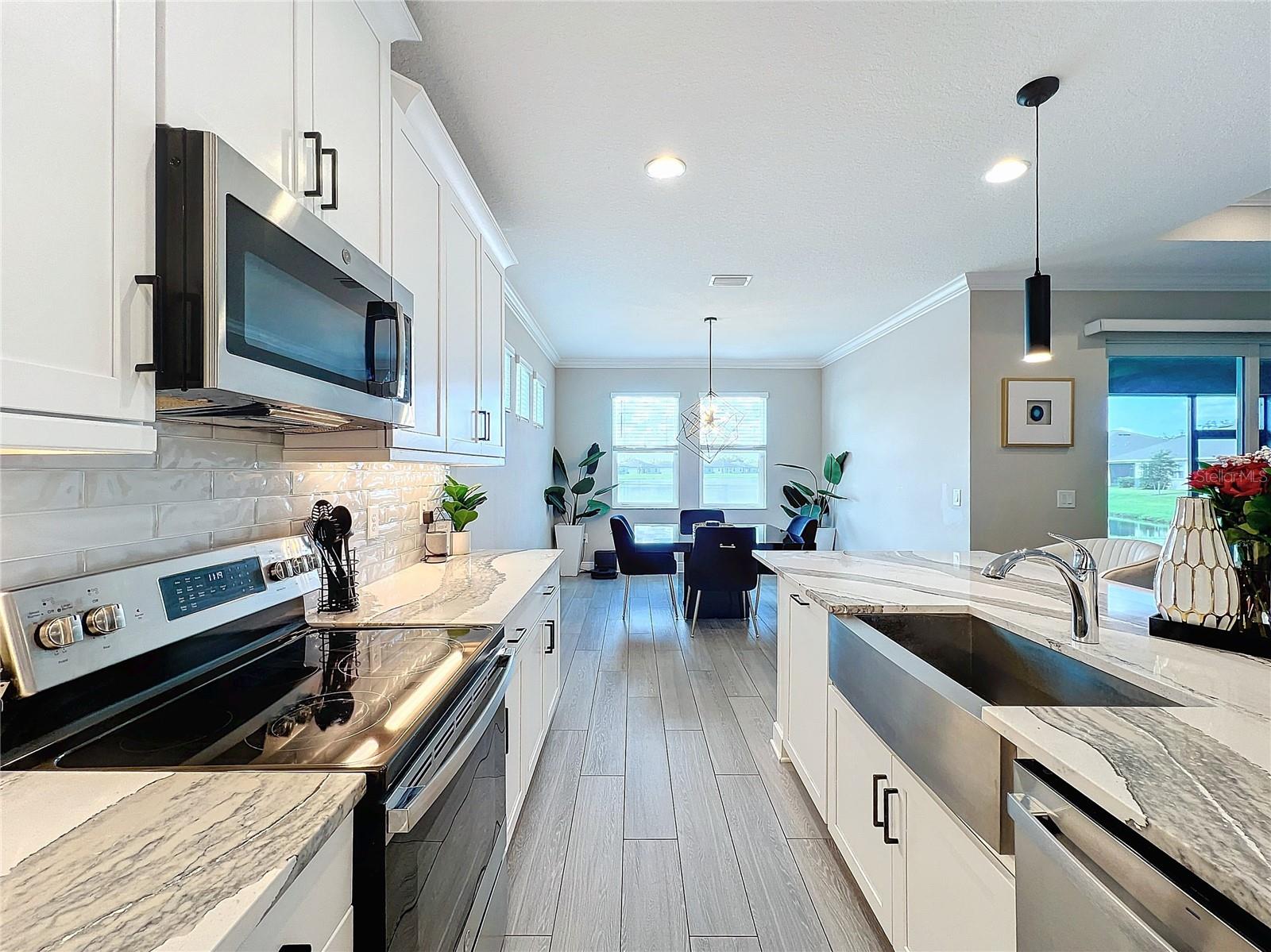 Image 18 of 81 For 5559 Trevesta Place