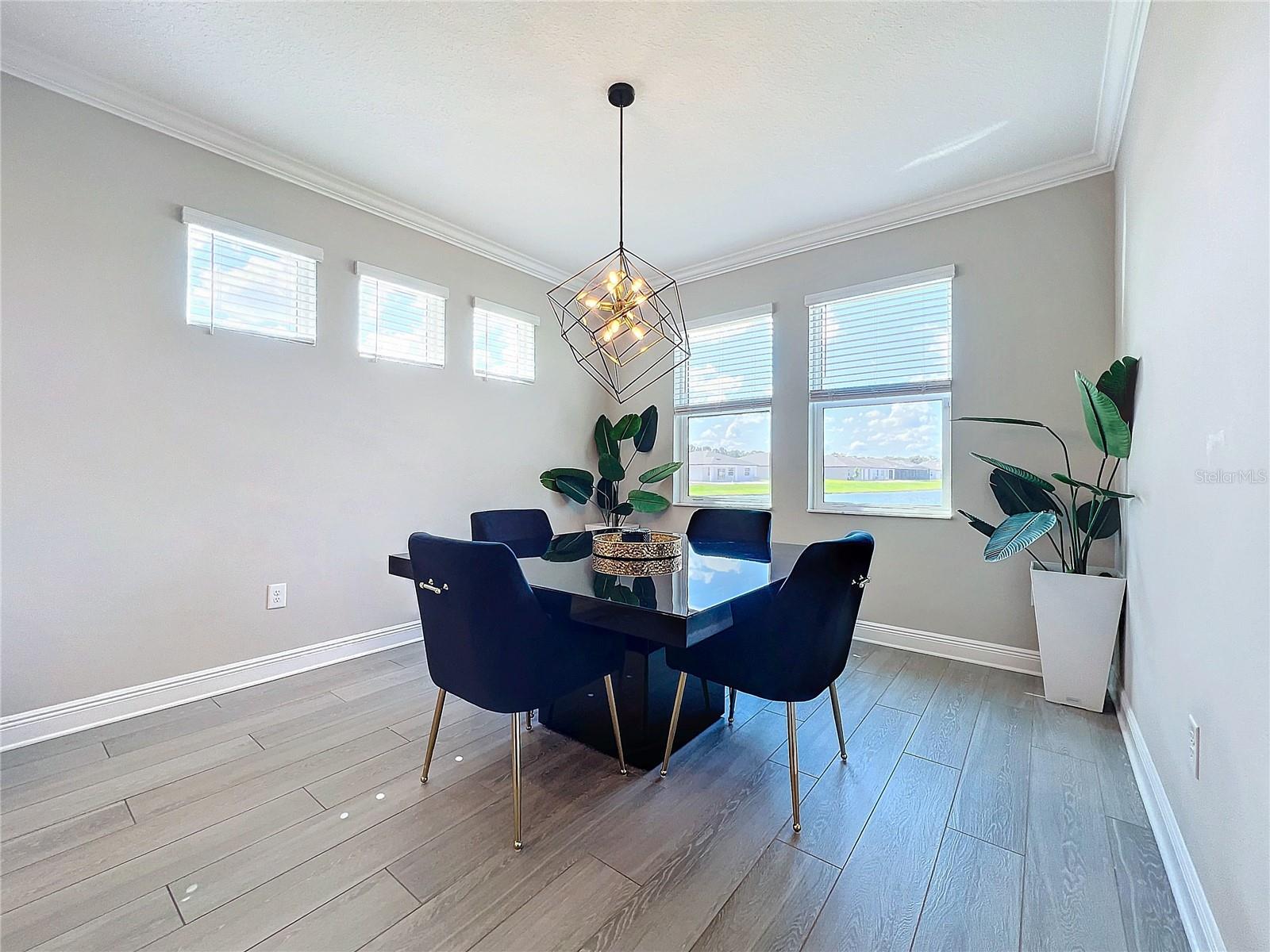 Image 24 of 81 For 5559 Trevesta Place