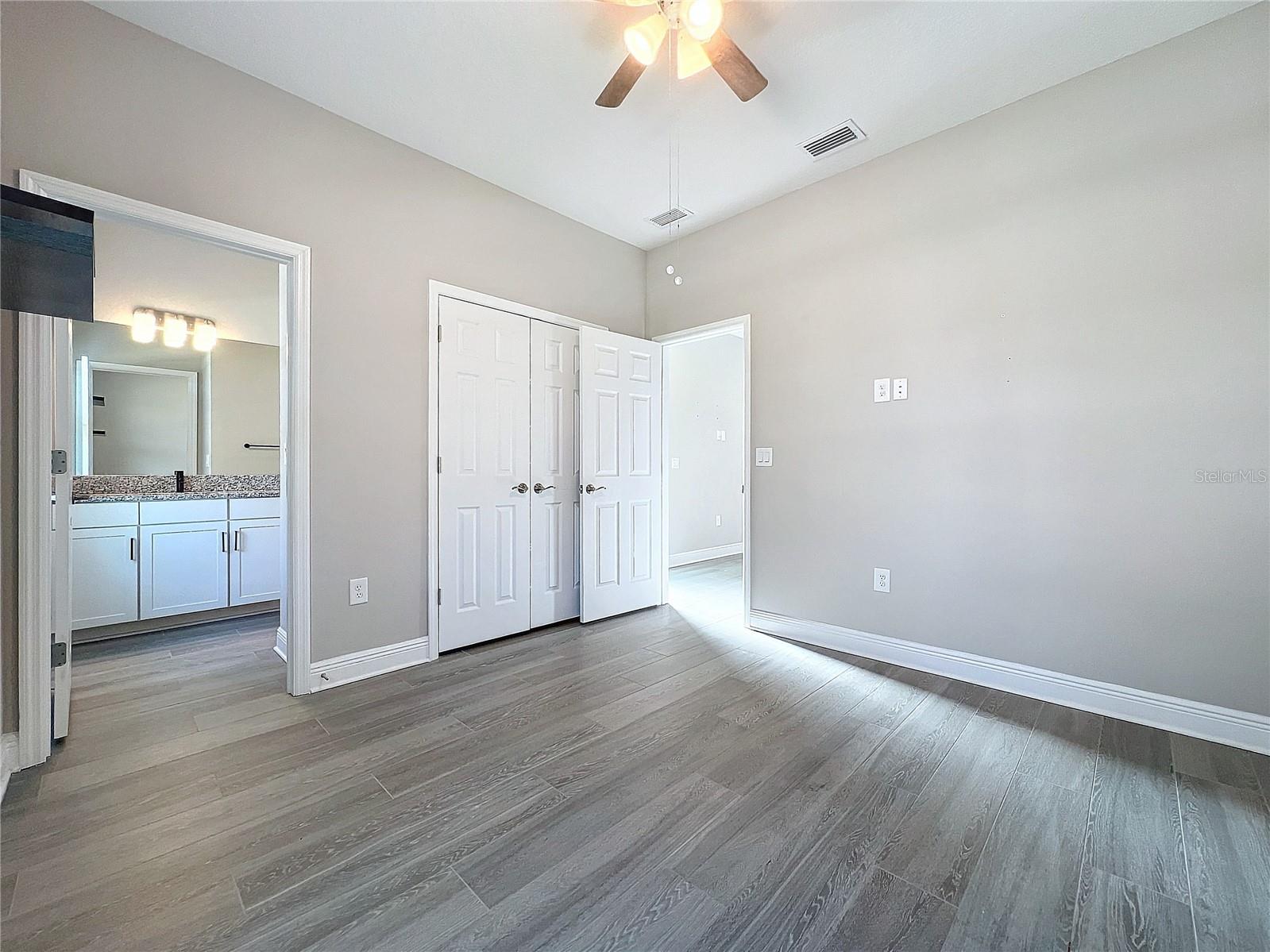 Image 35 of 81 For 5559 Trevesta Place