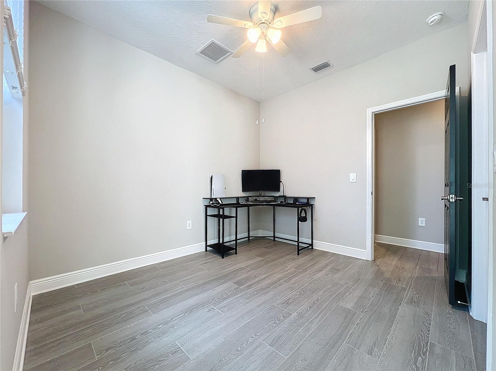 Image 38 of 81 For 5559 Trevesta Place