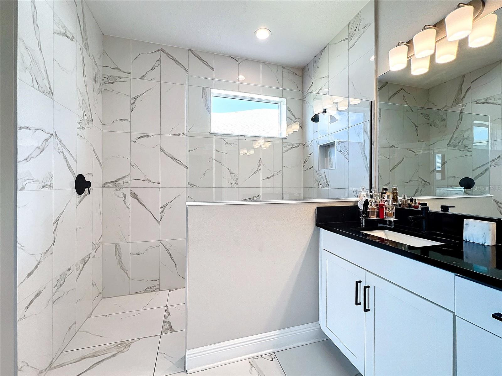 Image 4 of 81 For 5559 Trevesta Place